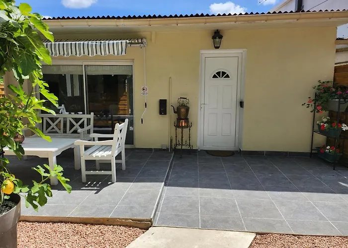 Maison Jardin Et Parking Gratuit - 10 Min De L\'Aeroport - Metro 14 - Arrivee Autonome