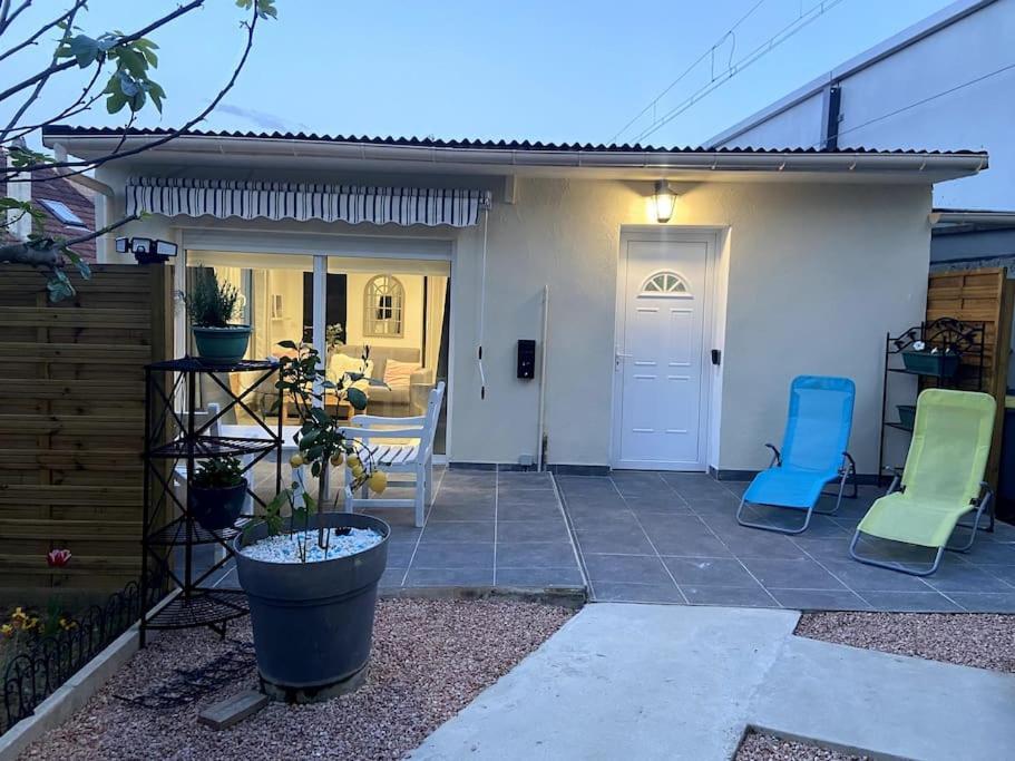 Maison Jardin Et Parking Gratuit - 10 Min De L'aeroport - Metro 14 - Arrivee Autonome *
